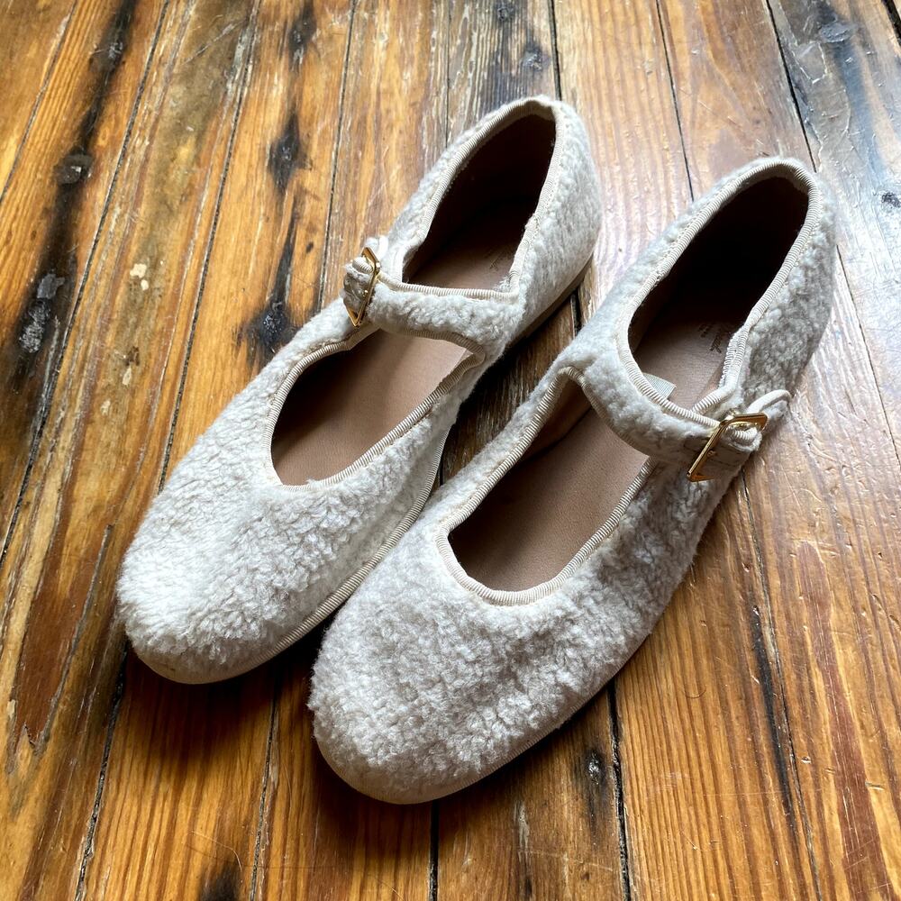 Universal Thread Halston Shearling Mary Jane Flats size 9